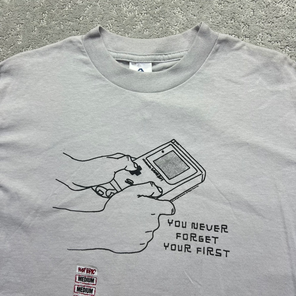 VTG Y2k Nintendo Game Boy T-Shirt Size M Gray Never Forget Hot Topic Promo NWT
